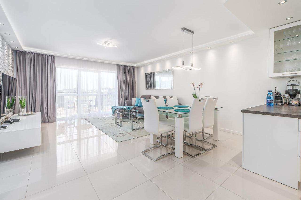 Stylish Vacation Apartment With Parking In Miedzyzdroje By Noclegi Renters ภายนอก รูปภาพ