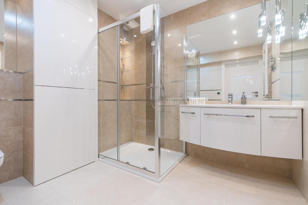 Stylish Vacation Apartment With Parking In Miedzyzdroje By Noclegi Renters ภายนอก รูปภาพ