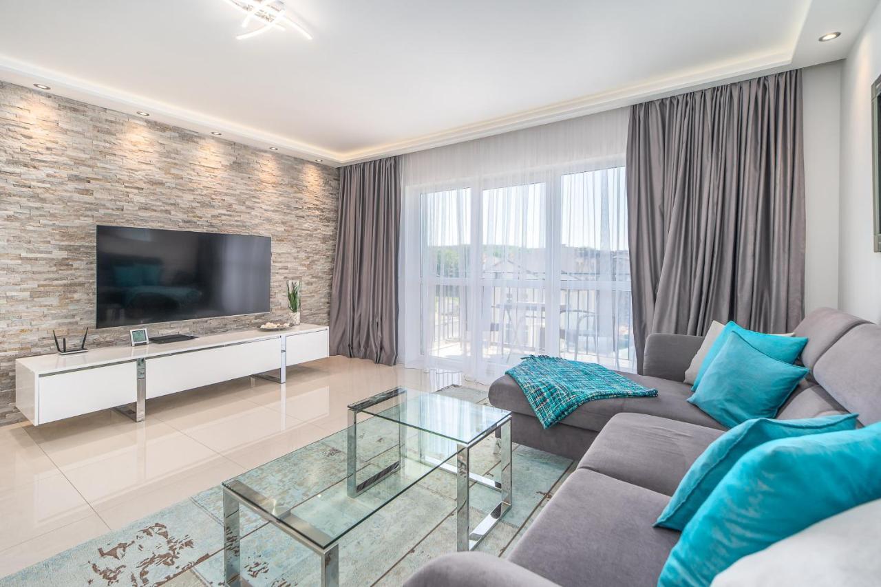Stylish Vacation Apartment With Parking In Miedzyzdroje By Noclegi Renters ภายนอก รูปภาพ