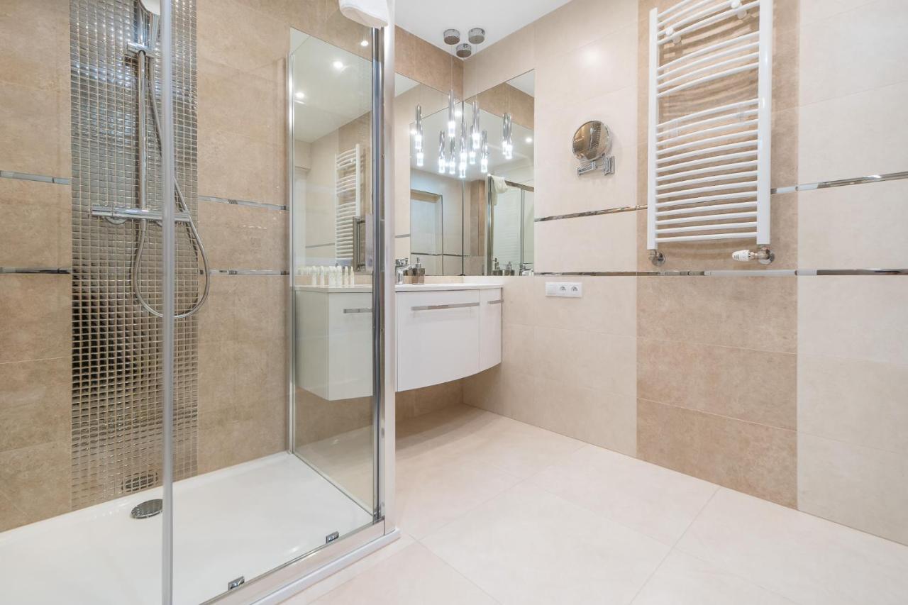 Stylish Vacation Apartment With Parking In Miedzyzdroje By Noclegi Renters ภายนอก รูปภาพ