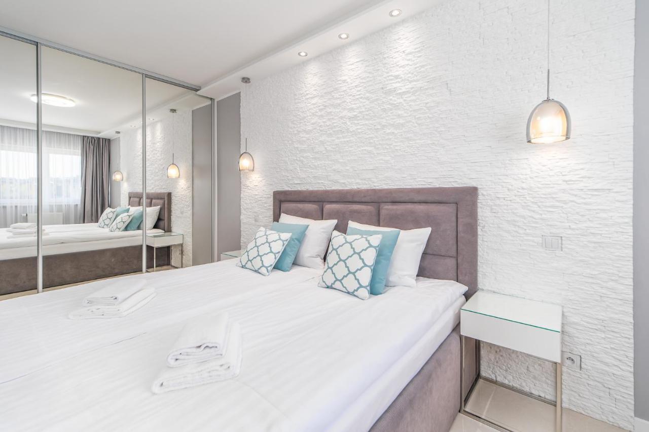 Stylish Vacation Apartment With Parking In Miedzyzdroje By Noclegi Renters ภายนอก รูปภาพ